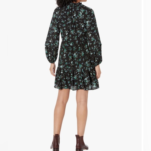 EUC- CeCe V-Neck Raglan Sleeve Tiered Floral Dress - Picture 2 of 9